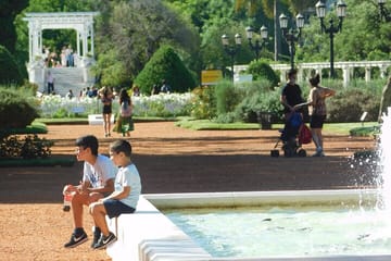 Walking Tour of Palermo Woods in Buenos Aires