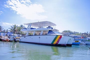 Private Boat Rental with Lunch in Mirissa, Sri Lanka