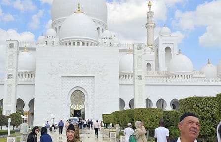 Dubai To Abu-Dhabi Tour:Grand Mosque, Emirates Palace & Corniche