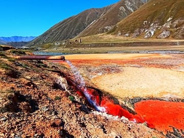 4 Full days in Georgia with private tour, free aiport