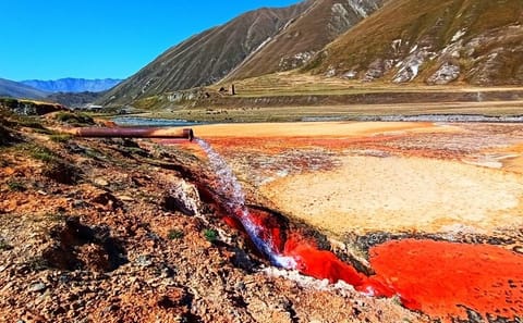 Guided Day Tour of Ananuri and Kazbegi in Georgia