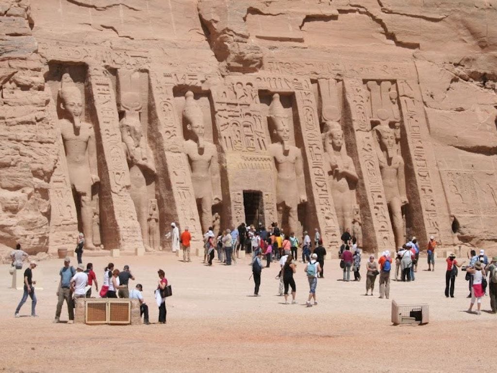 Aswan: Day Tour to Abu Simbel from Aswan by Private Car