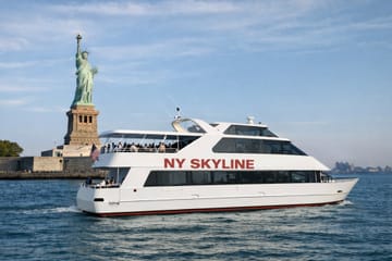 Statue of Liberty and Manhattan Skyline Boat Tour