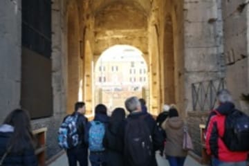 Tour Coliseo Subterráneo, Arena, Foro y Palatino en grupo súper reducido