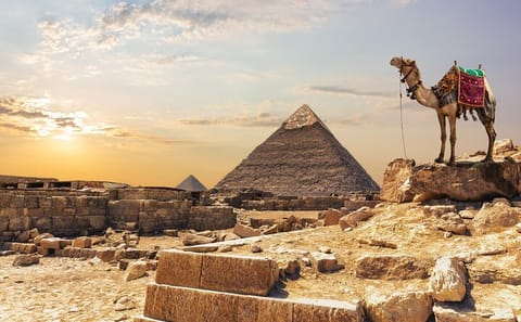 Giza Pyramids VIP Tour by Golf Cart with Expert Guide