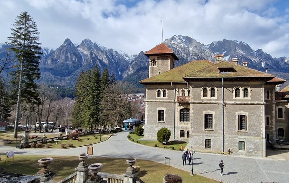 Peles and Cantacuzino Castles Day Tour from Brașov