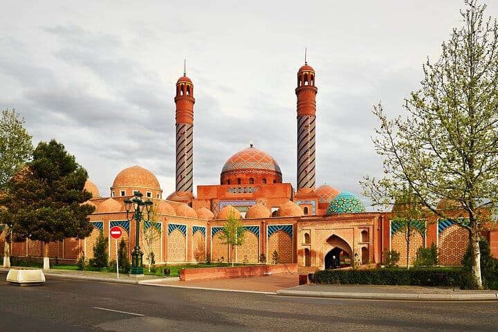 İmamzadeh_Mauseloum_Ganja_tour_Vİsit_Land_Azerbaijan