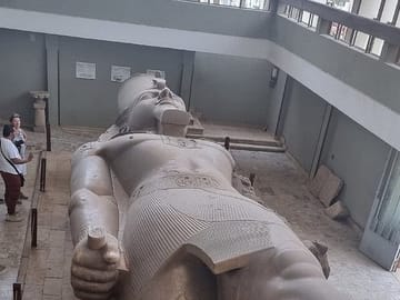 Giza Pyramids & Egyptian Museum Tour