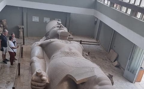 Private Full-Day Tour of Giza Pyramids and Saqqara
