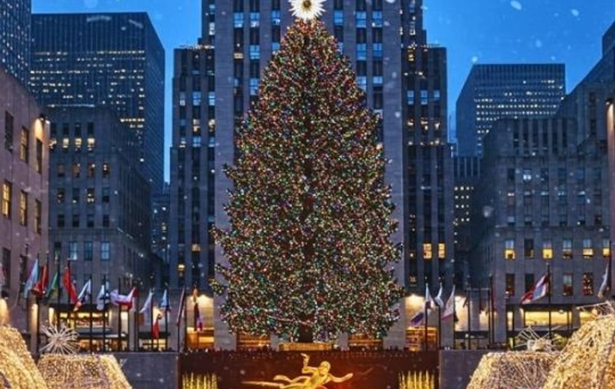 NYC Holiday Magic: Ferry, Markets & Rockettes Spectacular