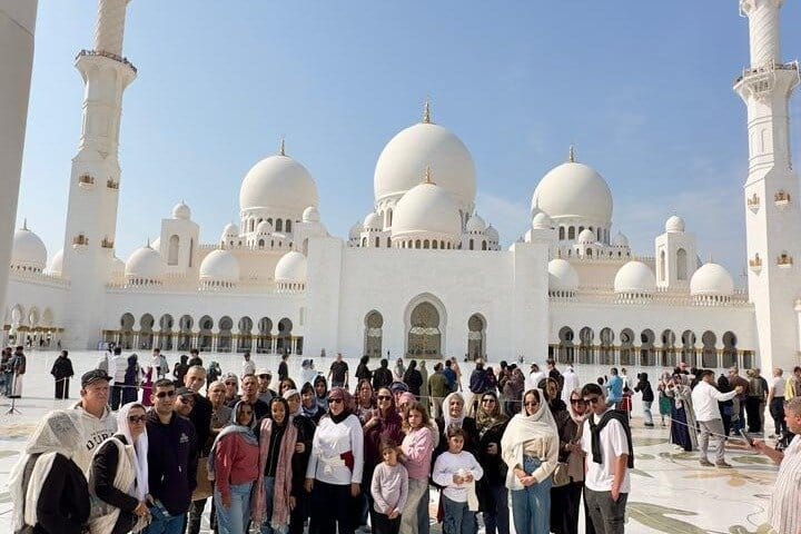 Abu Dhabi Private City Tour Zayed Mosque Corniche Louvre Photo 9