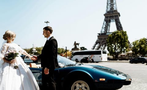 Couples Photoshoot Experience at Trocadéro Gardens, Paris