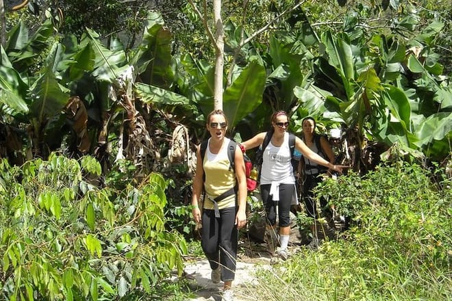 Walking from santa teresa to hidroelectric
