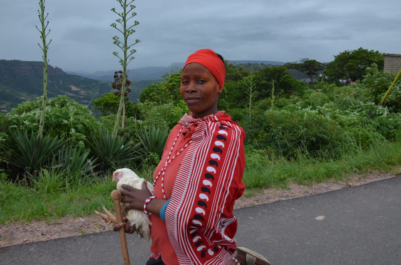 Zulu Cultural Village and Zulu Oracle Experience tour  4