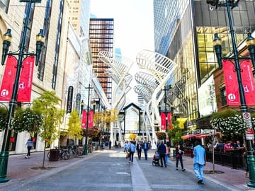 Private Luxury Full Day Calgary City and Surroundings Tour