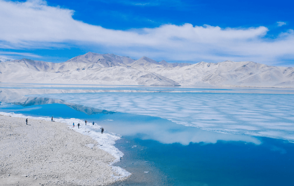 Private Tour of Karakul and White Sand Lakes from Kashgar