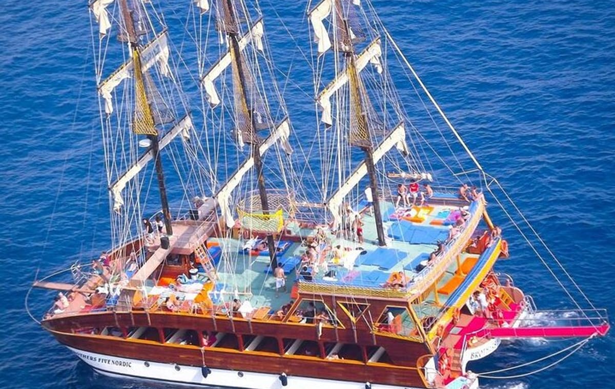 Alanya Catamaran Boat Tour with Lunch, Soft Drinks & Transfer