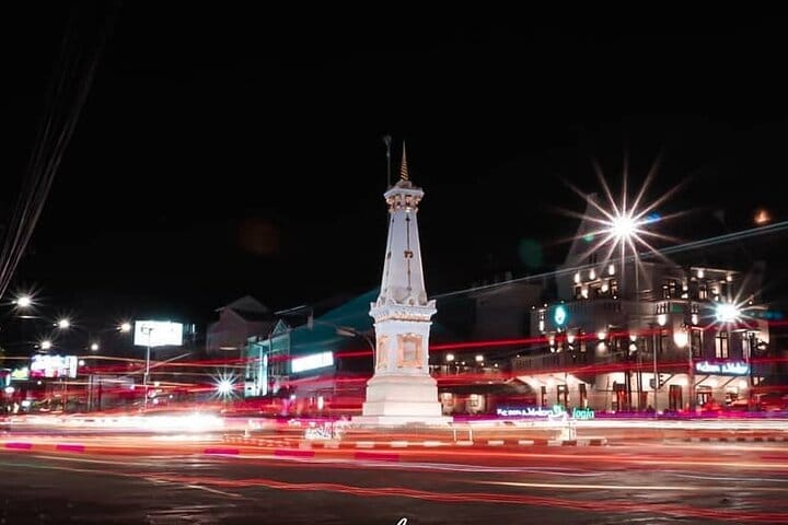 Night Walking Tour-Malioboro street food with guide at Yogyakarta 8