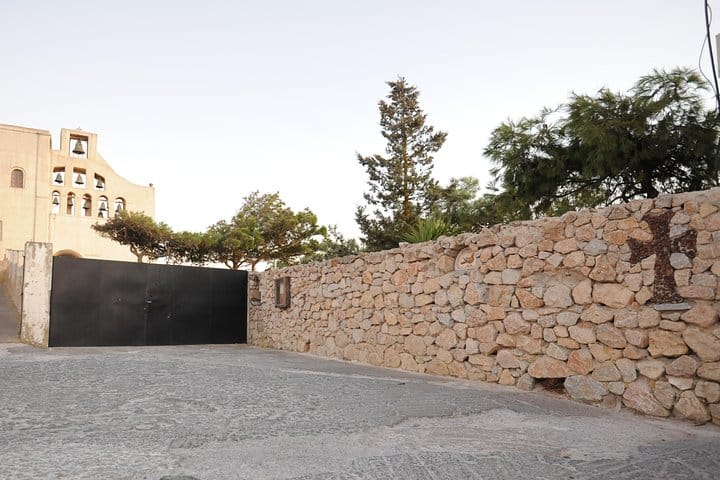 Santorini 5 Hour Custom Private Sightseeing Tour