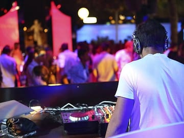 VIP Pub Crawl Experience in Rome's Nightlife Scene