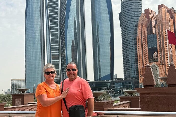 Sheikh Zayed Grand Mosque Tour with Buffet Lunch From Dubai 6