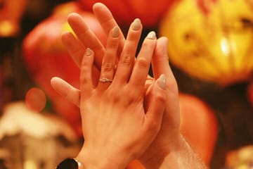 Hoi An Romantic Boat Proposal & Photoshoot Experience