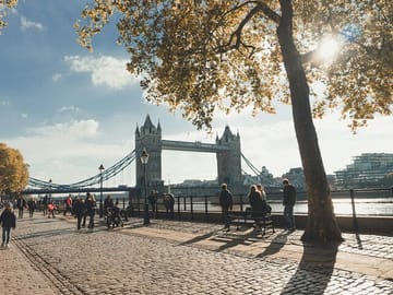 Photoshoot Experience at Tower Bridge in London