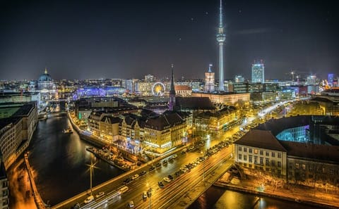 Berlin and Potsdam Full-Day Historical City Tour