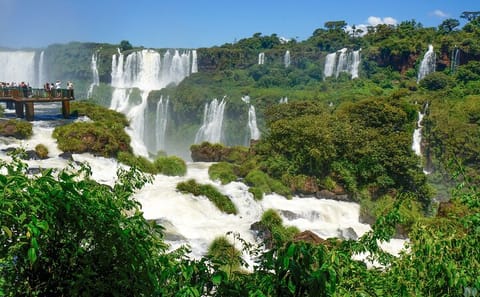 10-Day Adventure Tour of Buenos Aires, Iguazu Falls & Patagonia
