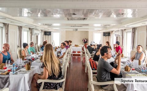 Two-Day Signature Cruise and Adventure in Bai Tu Long Bay