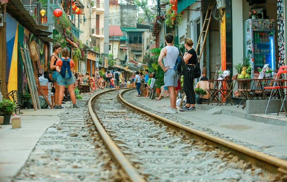 Culinary Tour of Hanoi: Market Visit and Cooking Class