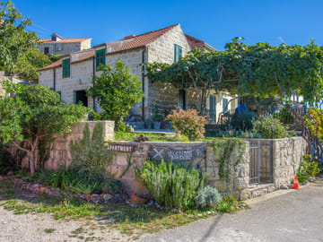 Culinary Tour of Cavtat and Čilipi in Konavle Valley