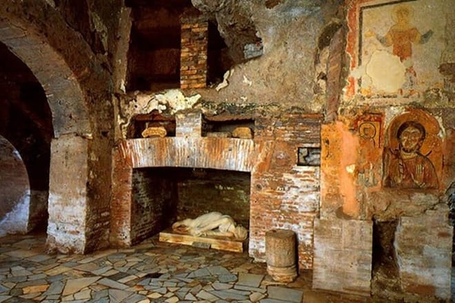 DELUXE Appian Way Bike Tour with Catacombs Visit & Lunch 8