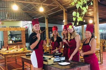 Hoi An Local Market and Vegetable Village Cooking Class