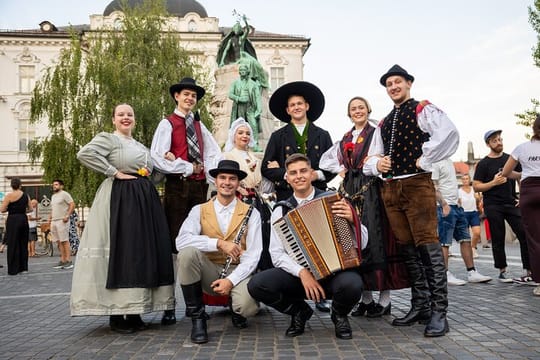 Traditional Slovenian Dinner and Show