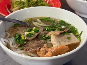 Super Niche Walking Street Food Tour in Ho Chi Minh City