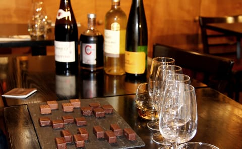 Private Wine and Cheese Tasting Experience in Paris