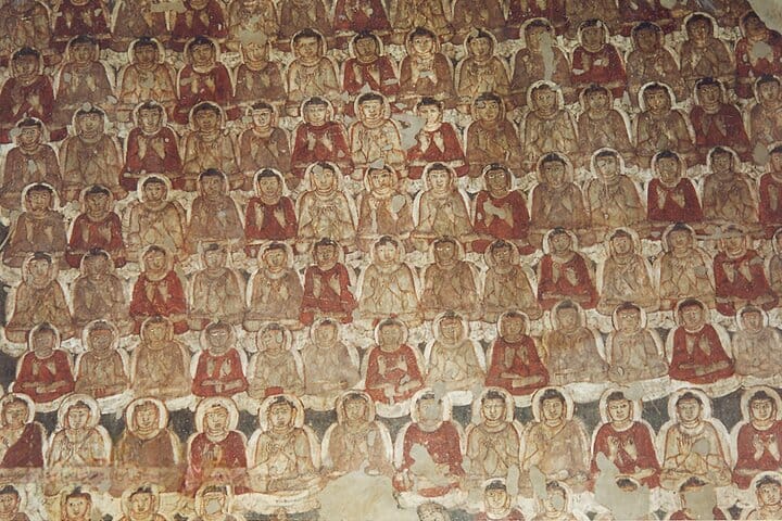 Ancient Caves, Forts, Taj & Temples Expedition