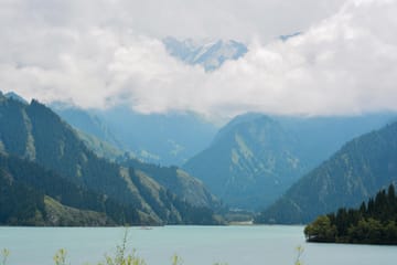 Urumqi Day Tour to Tianchi Lake and International Bazaar