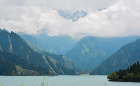 Urumqi Day Tour to Tianchi Lake and International Bazaar