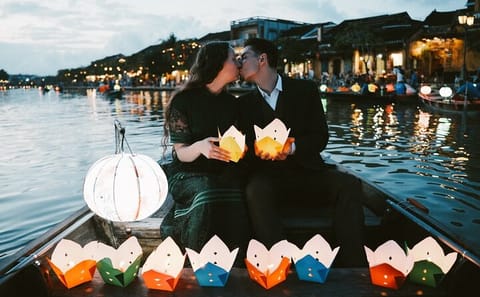 Hoi An Lantern Shop and River Boat Photoshoot Experience