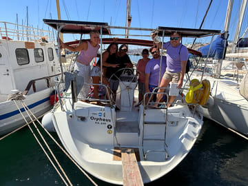 Private Sailing Tour Along Santorini's Stunning Coastline