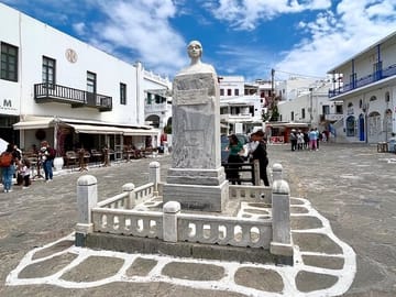 2 Hours Feel Like A Local Walking Tour in Mykonos Town