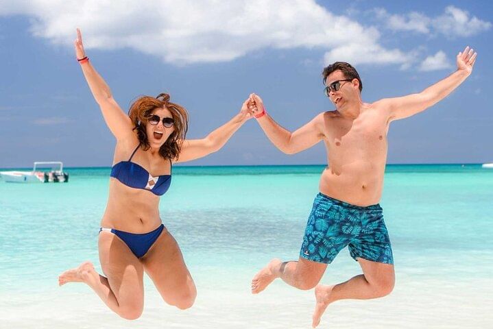 Feel the freedom of living by visiting the Saona Island, an earthly paradise. 