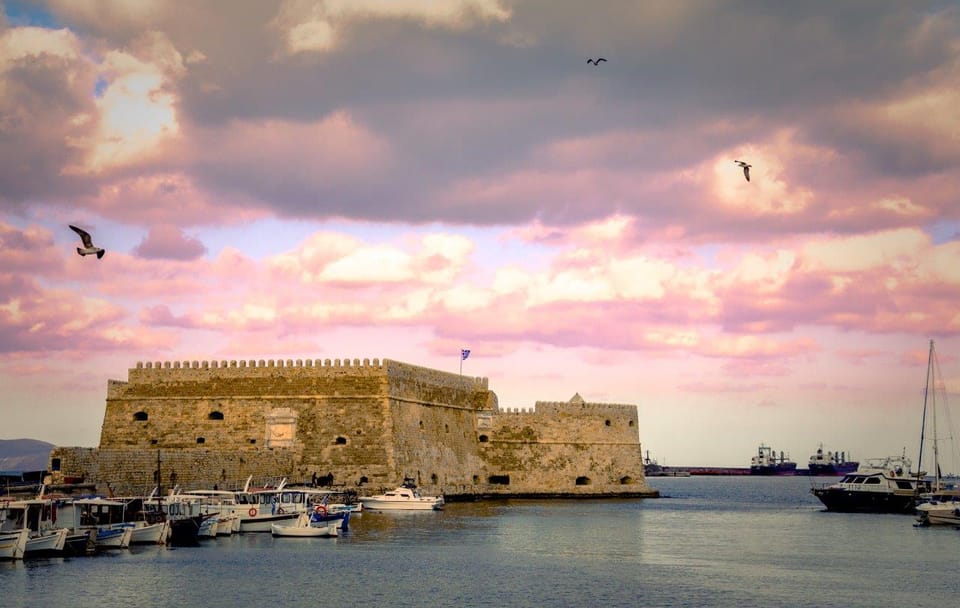 Crete Island Escape: Explore & Experience, French-speaking guide