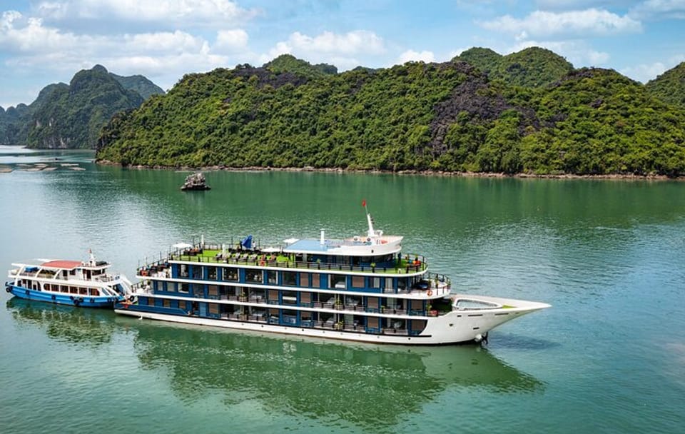 Luxury 2-Day Cruise with Kayaking in Halong and Lan Ha Bay