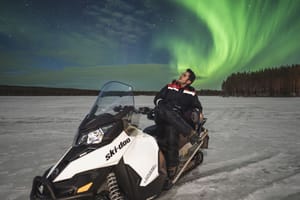 Northern Lights Snowmobile Hunt