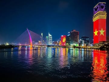 Ho Chi Minh City Night Tour by Double-Decker Bus and Cruise