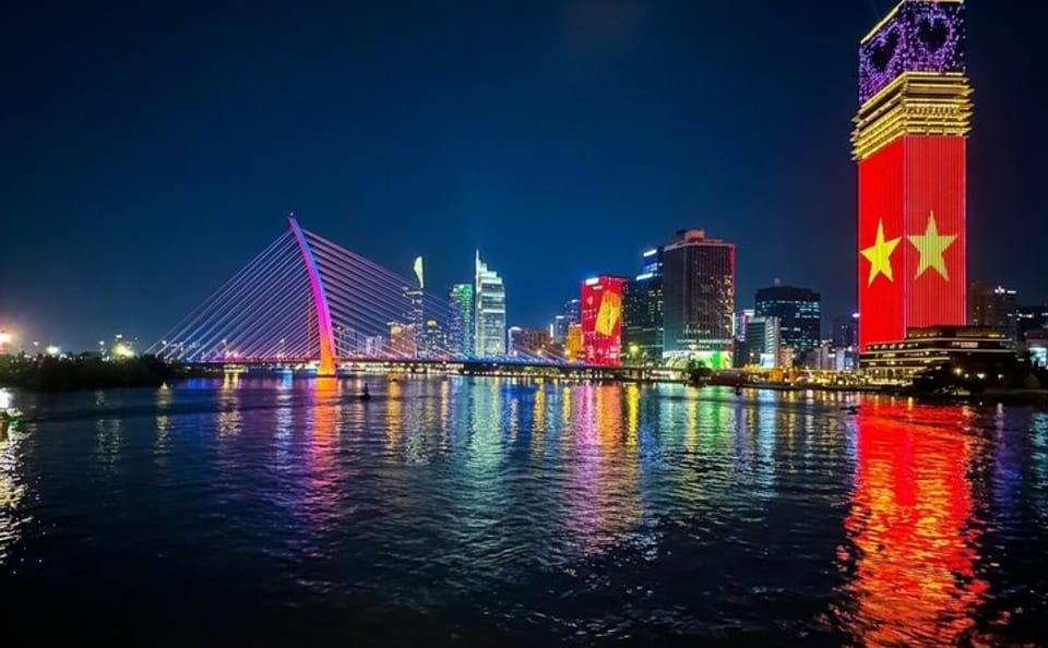 Ho Chi Minh City Night Tour by Double-Decker Bus and Cruise