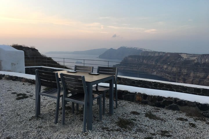 Santorini 5 Hour Private Oia Tour & Lunch/Dinner at a Local Farm